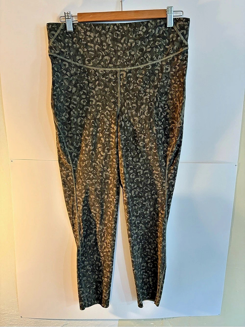 lululemon Base Pace High-Rise Running Tight 25" Camo Leggings Size 12